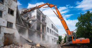 Промышленный демонтаж зданий Тутаев, цена от 2990 руб.