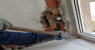 Демонтаж оконных откосов по выгодной цене от 525 руб. в Тутаеве - Сварной-Ттв
