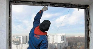 Демонтаж остекления балкона в Тутаеве - цена от 577 руб. - Сварной-Ттв