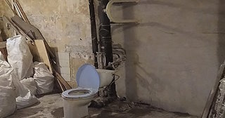 Демонтаж сантехкабины в панельном доме - цена от 1049 рублей | Сварной-Ттв